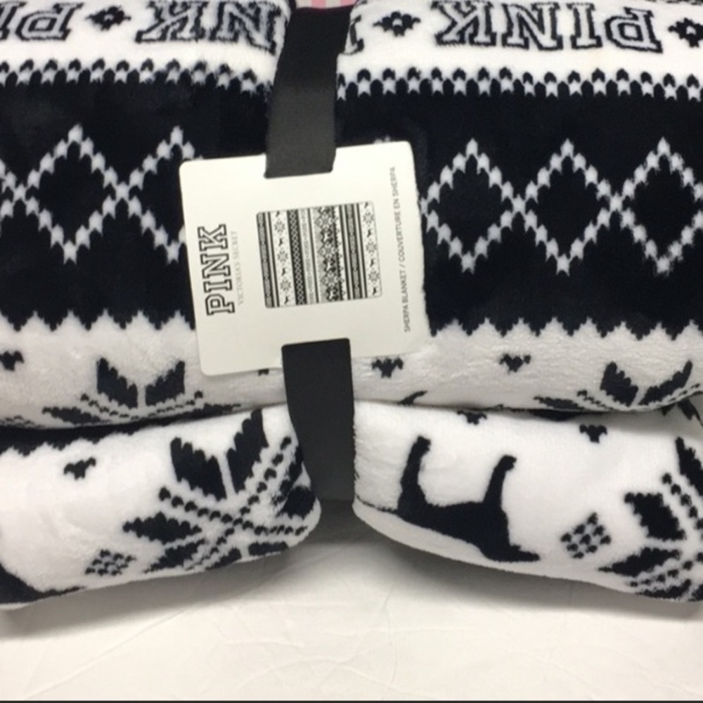 VS Pink Sherpa Blanket limited Edition